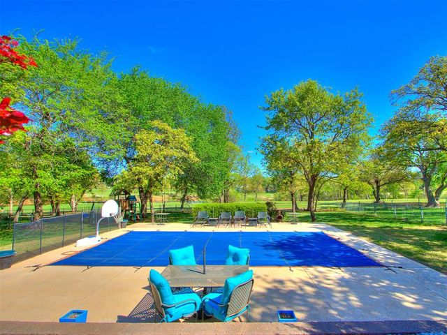 433 Hollowdale, Edmond, OK 73003