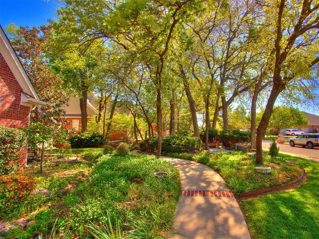 433 Hollowdale, Edmond, OK 73003