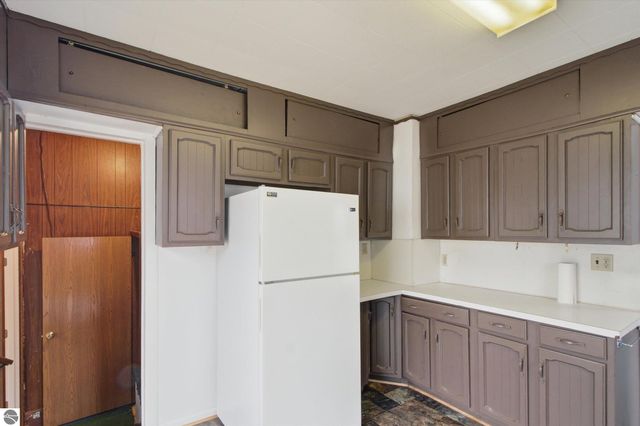 430 Bridge Avenue, Alma, MI 48801