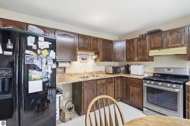 430 Bridge Avenue, Alma, MI 48801