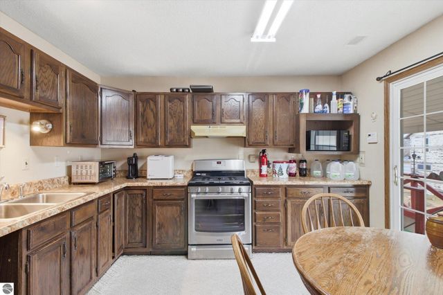 430 Bridge Avenue, Alma, MI 48801