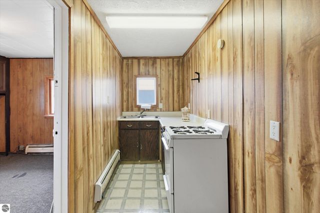 430 Bridge Avenue, Alma, MI 48801