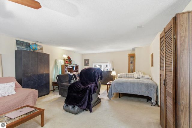 430 Bridge Avenue, Alma, MI 48801