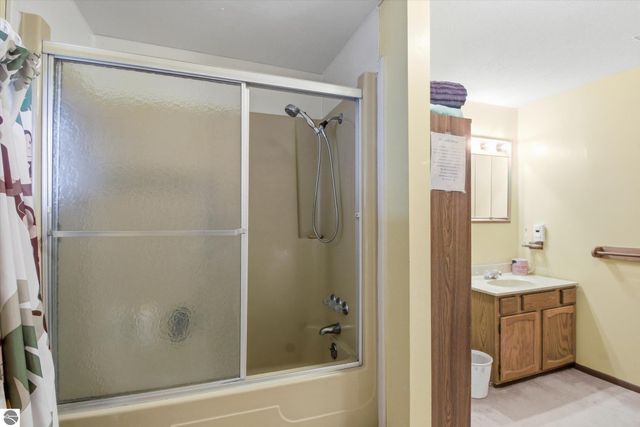 430 Bridge Avenue, Alma, MI 48801