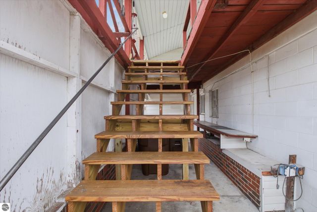 430 Bridge Avenue, Alma, MI 48801