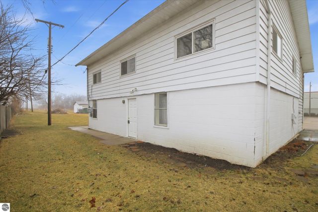 430 Bridge Avenue, Alma, MI 48801