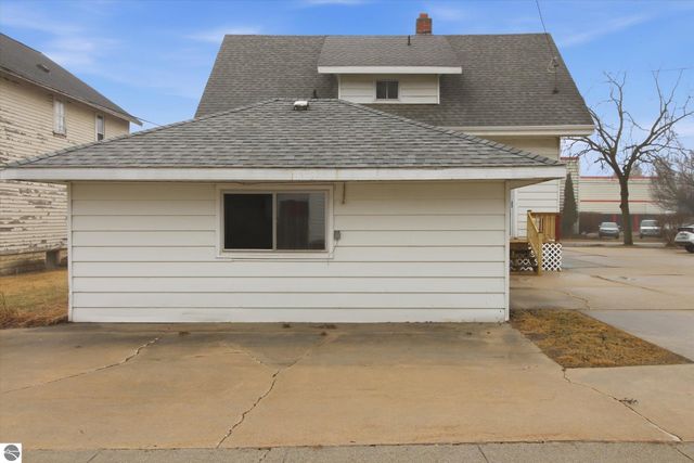 430 Bridge Avenue, Alma, MI 48801