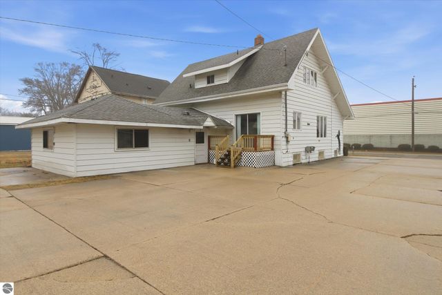 430 Bridge Avenue, Alma, MI 48801