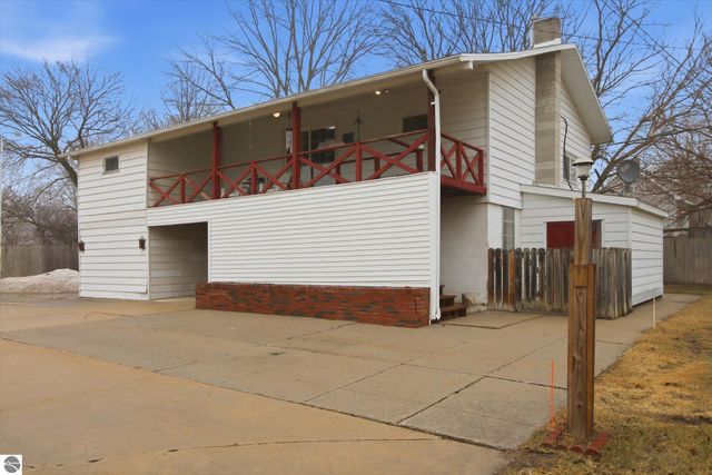 430 Bridge Avenue, Alma, MI 48801