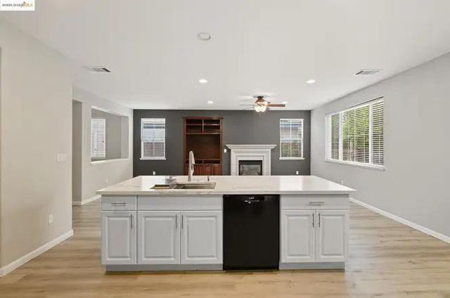 145 Warhol Way, Oakley, CA 94561