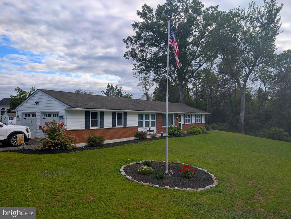 912 COLLEGEVILLE RD, Collegeville, PA 19426