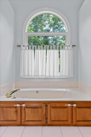 1908 Windy Oaks Lane, Hixson, TN 37343