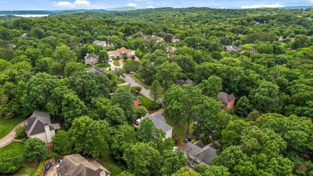 1908 Windy Oaks Lane, Hixson, TN 37343