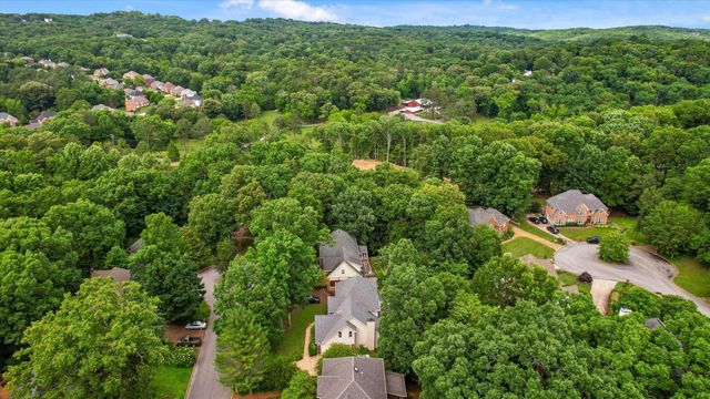 1908 Windy Oaks Lane, Hixson, TN 37343