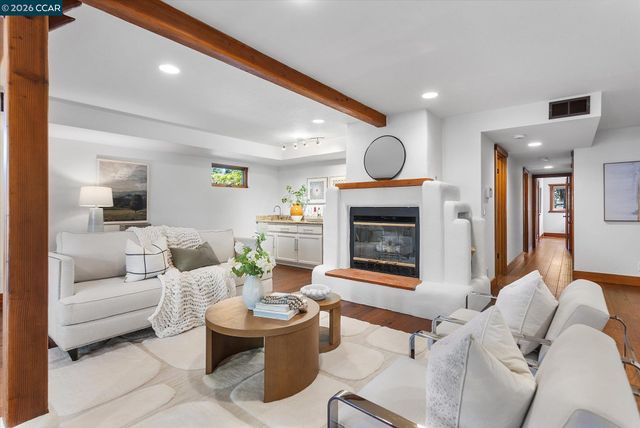 17460 Vineyard Rd, Castro Valley, CA 94546