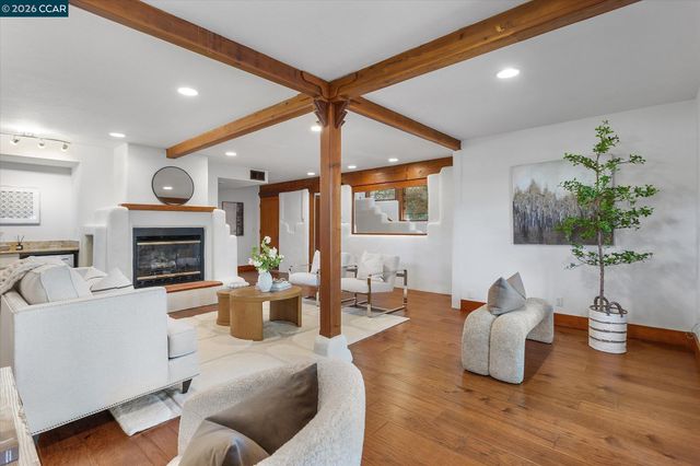 17460 Vineyard Rd, Castro Valley, CA 94546