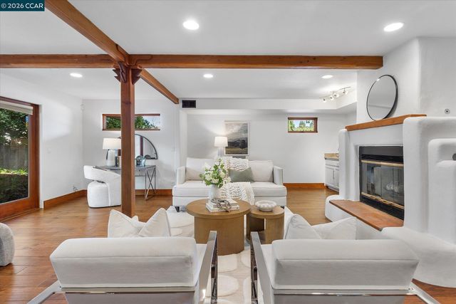 17460 Vineyard Rd, Castro Valley, CA 94546