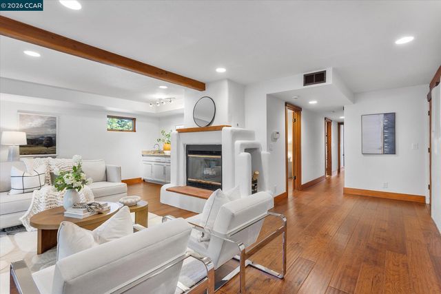 17460 Vineyard Rd, Castro Valley, CA 94546