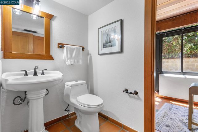 17460 Vineyard Rd, Castro Valley, CA 94546
