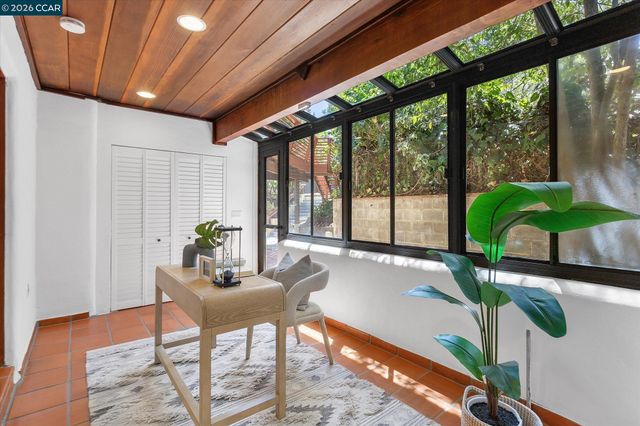 17460 Vineyard Rd, Castro Valley, CA 94546