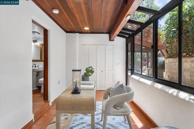 17460 Vineyard Rd, Castro Valley, CA 94546