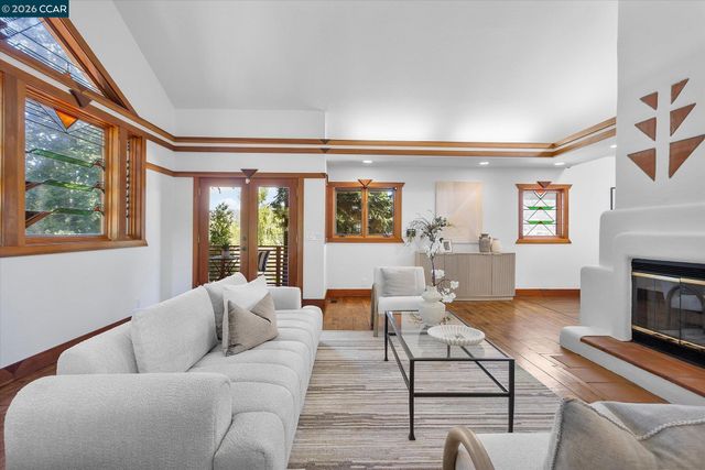 17460 Vineyard Rd, Castro Valley, CA 94546