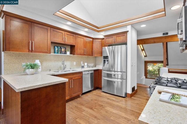 17460 Vineyard Rd, Castro Valley, CA 94546