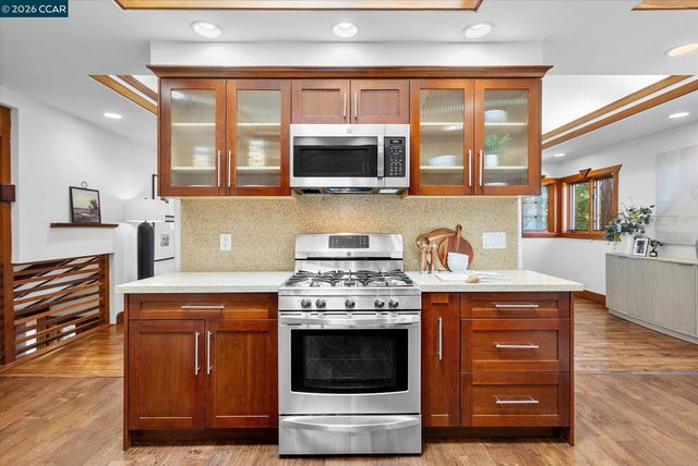 17460 Vineyard Rd, Castro Valley, CA 94546