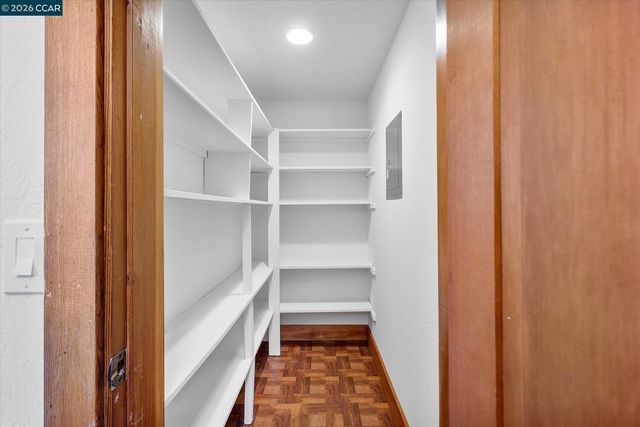 17460 Vineyard Rd, Castro Valley, CA 94546