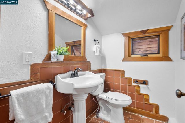 17460 Vineyard Rd, Castro Valley, CA 94546