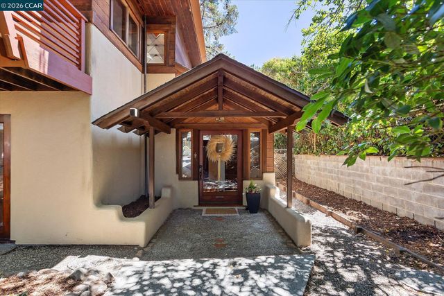 17460 Vineyard Rd, Castro Valley, CA 94546