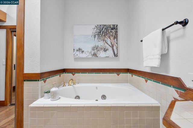 17460 Vineyard Rd, Castro Valley, CA 94546