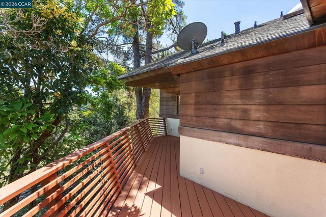 17460 Vineyard Rd, Castro Valley, CA 94546