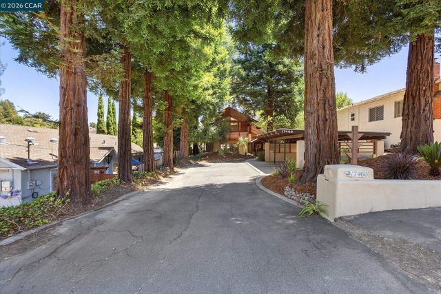 17460 Vineyard Rd, Castro Valley, CA 94546