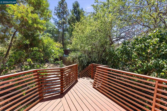17460 Vineyard Rd, Castro Valley, CA 94546