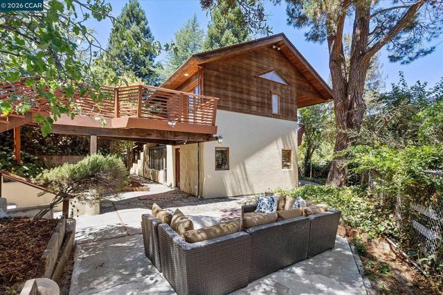 17460 Vineyard Rd, Castro Valley, CA 94546