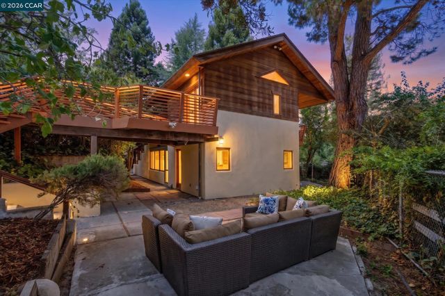 17460 Vineyard Rd, Castro Valley, CA 94546
