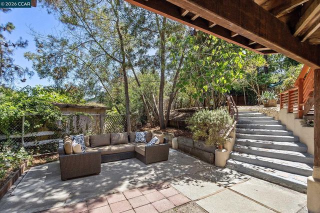 17460 Vineyard Rd, Castro Valley, CA 94546