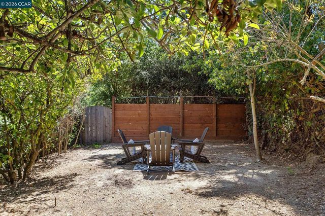 17460 Vineyard Rd, Castro Valley, CA 94546