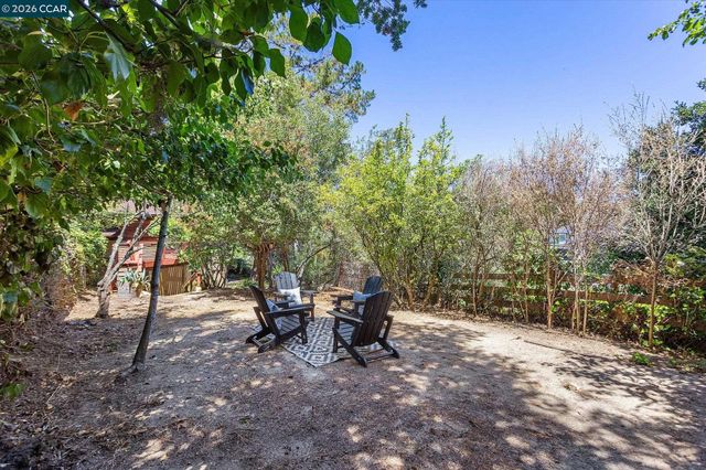17460 Vineyard Rd, Castro Valley, CA 94546