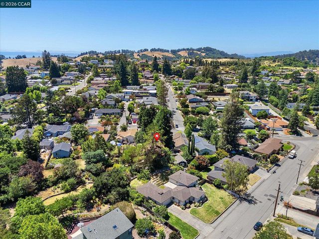 17460 Vineyard Rd, Castro Valley, CA 94546
