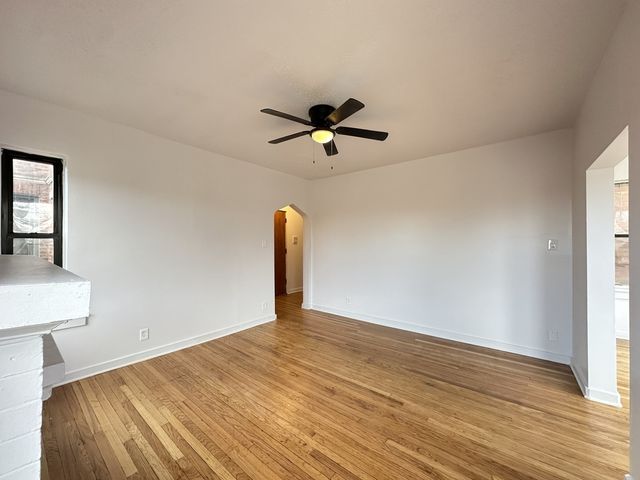 7149 S CONSTANCE Avenue 2W, Chicago, IL 60649