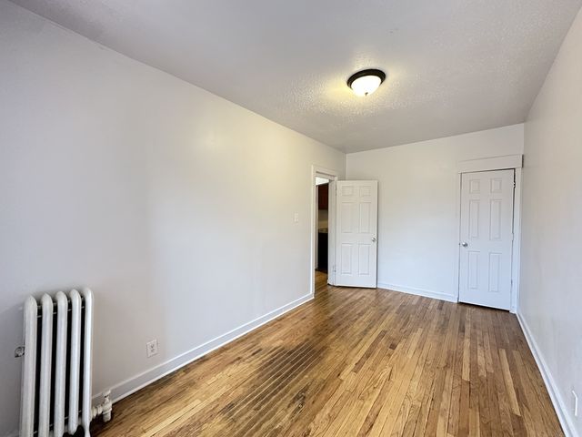 7149 S CONSTANCE Avenue 2W, Chicago, IL 60649