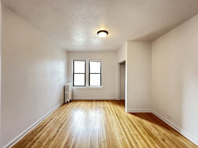 7149 S CONSTANCE Avenue 2W, Chicago, IL 60649
