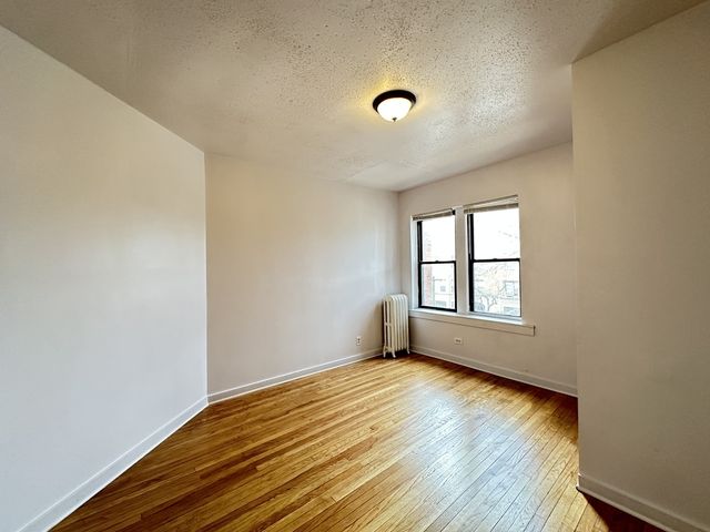 7149 S CONSTANCE Avenue 2W, Chicago, IL 60649