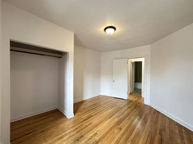 7149 S CONSTANCE Avenue 2W, Chicago, IL 60649