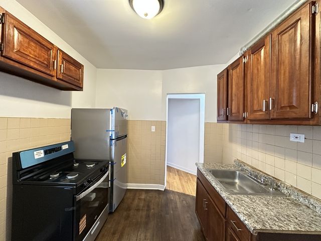 7149 S CONSTANCE Avenue 2W, Chicago, IL 60649