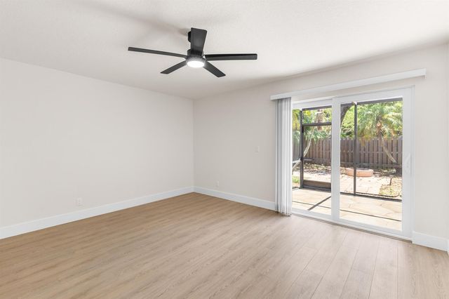 7686 Cedar Hurst Court, Lake Worth, FL 33467