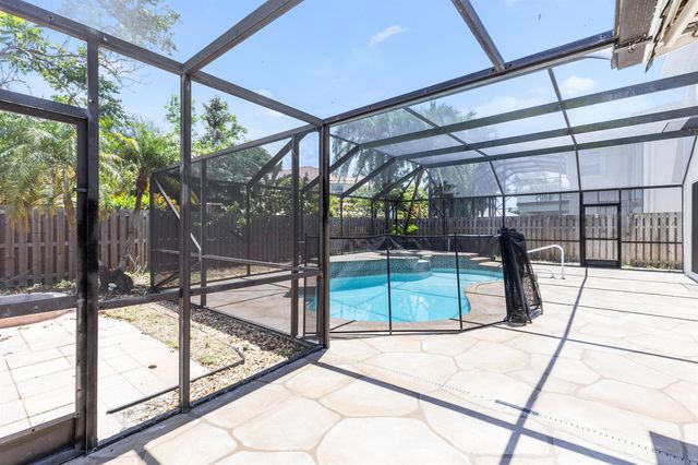 7686 Cedar Hurst Court, Lake Worth, FL 33467