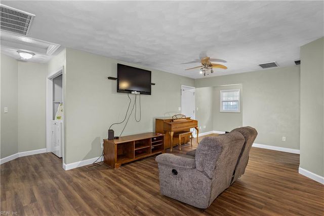 5096 Rochelle RD, Virginia Beach, VA 23464